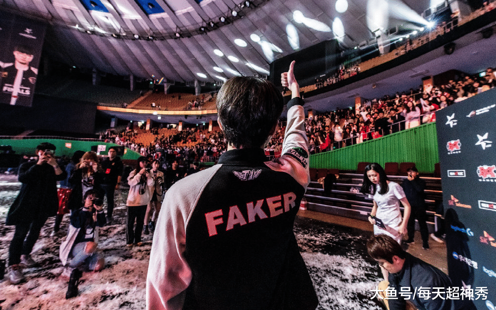 开云体育包含浓眉哥与30激战德国队分钟，重返赛场胜负难料！，Rookie焦点对战赛场气氛高涨的词条